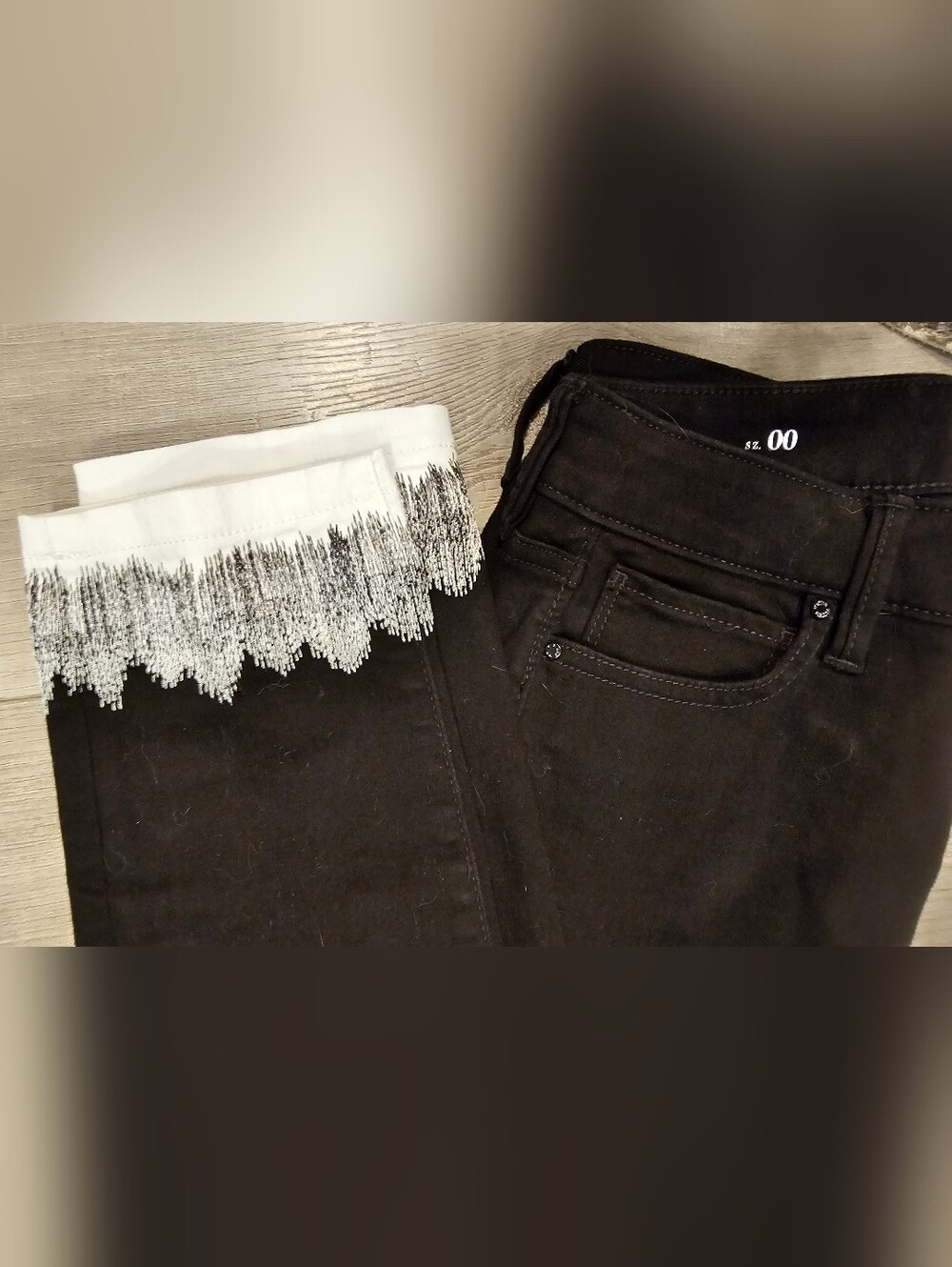 White House Black Market Black Slim Crop Jeans Embroidered Hem 00 - Picture 6 of 10